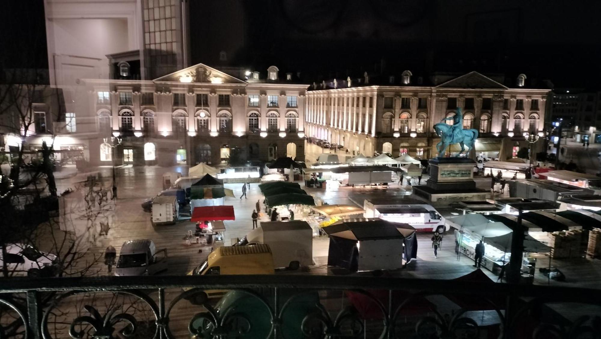 Appartement F3 Au Balcon De La Place Du Martroi Orléans Exteriér fotografie